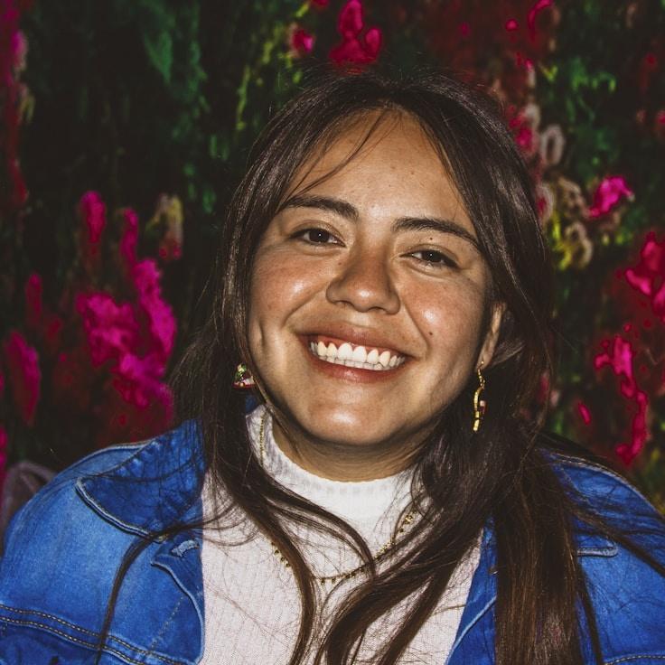 Portrait of Ananya meditation instructor